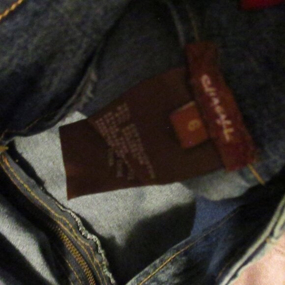 Chagall sz 6 denim skirt with fancy botton  very unusual funky with beads - Picture 4 of 4